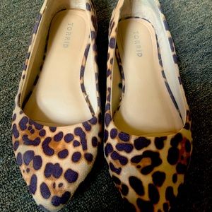 Torrid Size 8w leopard flats.